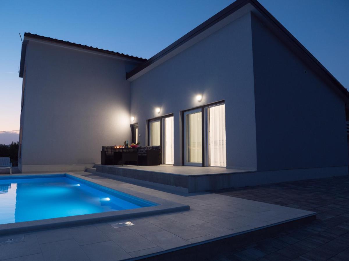 Luksuzna Kuca Za Odmor "Villa Romantica" คราลเยวีจา ภายนอก รูปภาพ